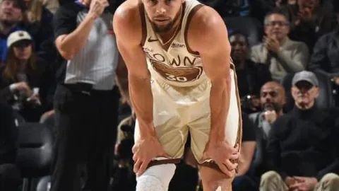 揭秘C罗的非凡魅力：余望眼中的人格光辉，学习他的心态与自信之道